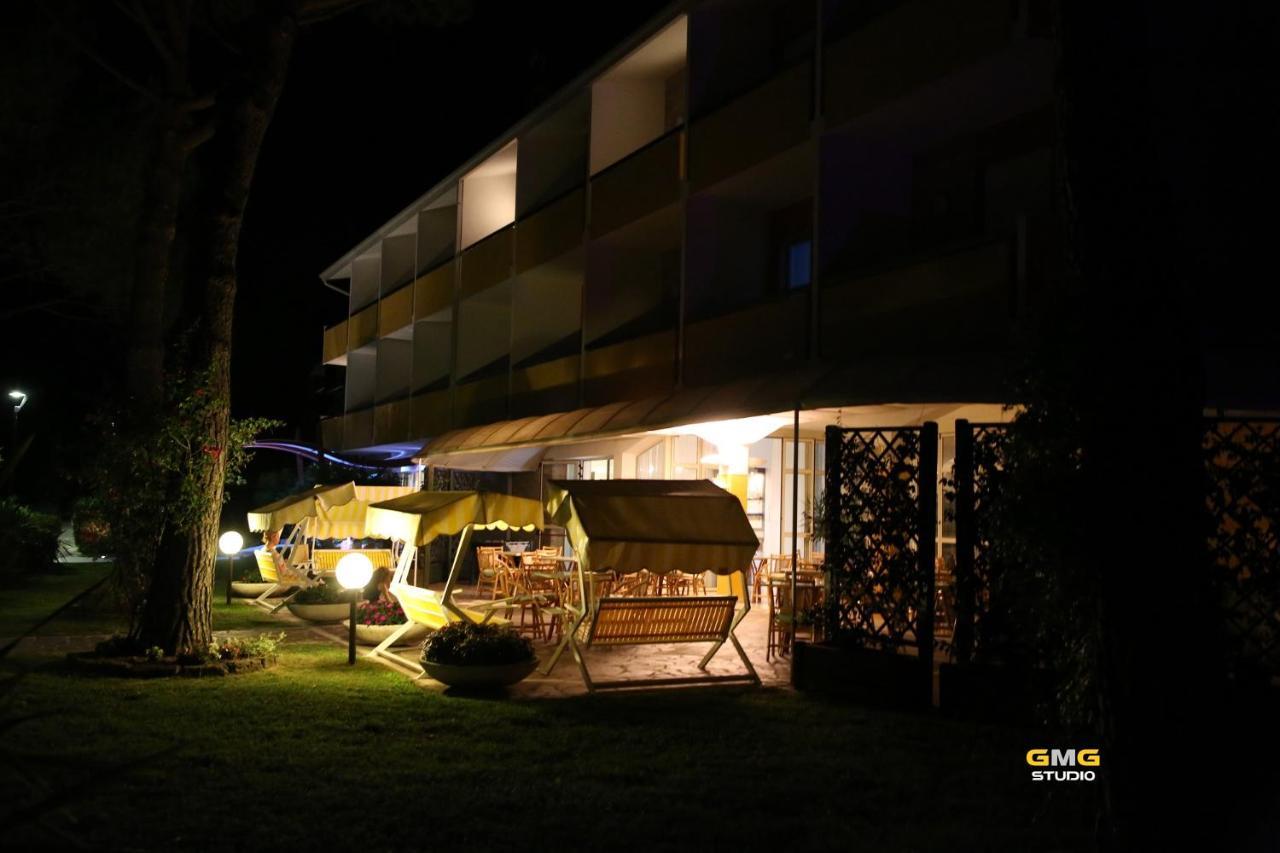 Hotel Hiki 3 Superior Bibione Exterior foto